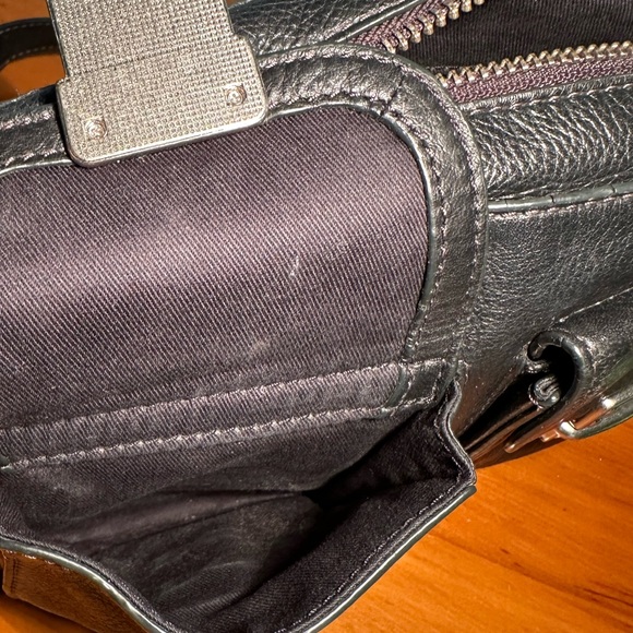 Fossil Leather Riley Top Zip Crossbody - Black - Picture 6 of 16